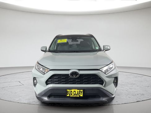 Used 2020 Toyota RAV4 XLE w/ Convenience Package FWD image 11