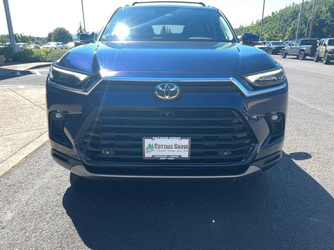 Used 2024 Toyota Grand Highlander AWD image 5