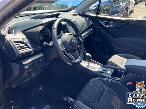 Used 2020 Subaru Forester Premium AWD/4WD image 18