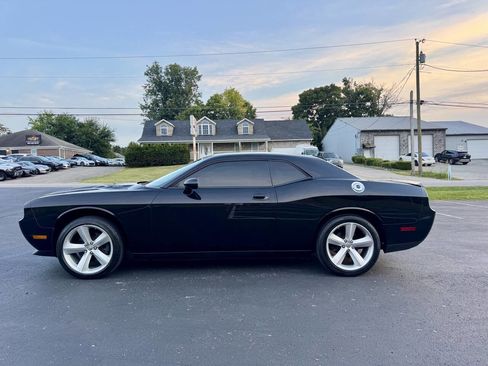 Used 2010 Dodge Challenger R/T image 4