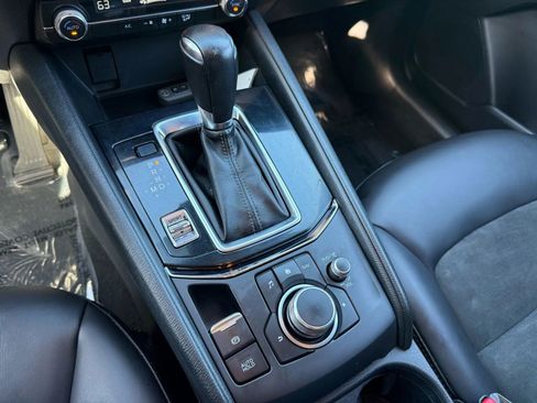 Used 2019 MAZDA CX-5 Touring image 19