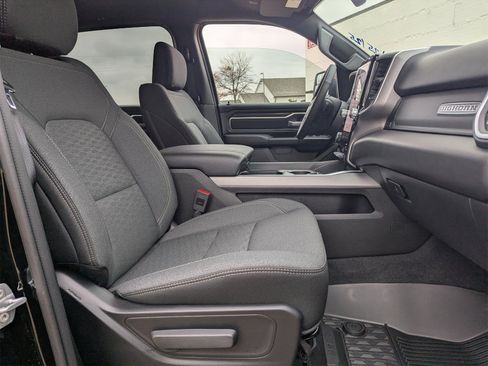 New 2026 RAM 1500 4x4 Crew Cab image 23