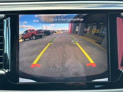 Used 2020 Chrysler Pacifica Touring-L w/ Premium Audio Group image 32