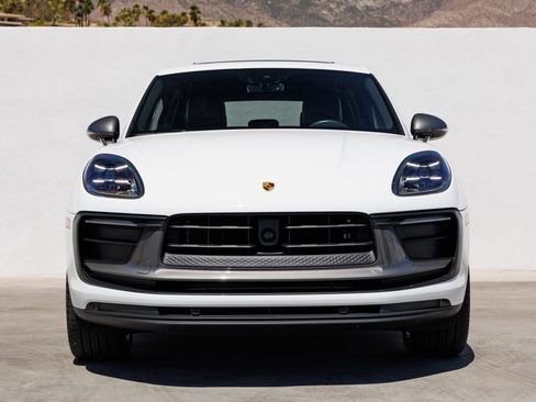 Certified 2025 Porsche Macan Turbo AWD/4WD image 10