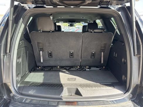 Used 2024 Chevrolet Tahoe LT RWD image 9