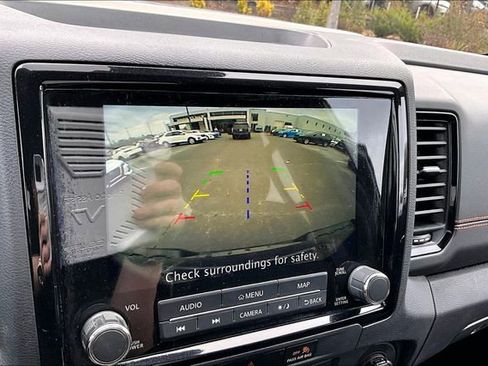 Used 2023 Nissan Frontier PRO-4X w/ Technology Package image 11