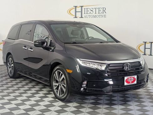 Used 2023 Honda Odyssey Touring image 2