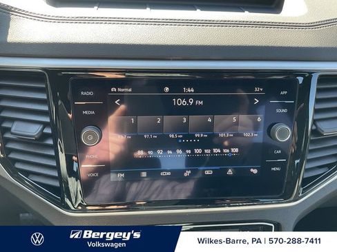 Used 2022 Volkswagen Atlas Cross Sport SE w/ Panoramic Sunroof Package AWD/4WD image 8