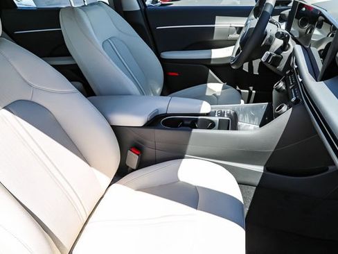 New 2025 Hyundai Sonata SEL image 16
