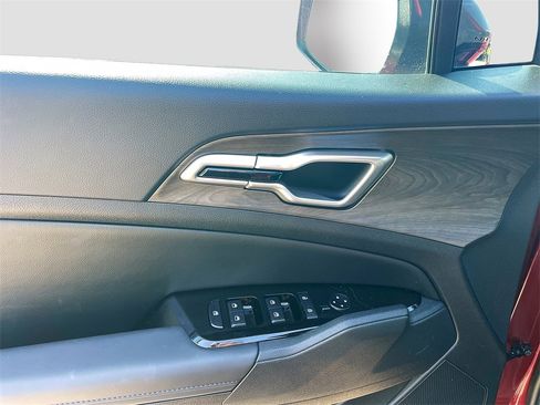 Used 2025 Kia Sportage X-Line w/ Premium Package image 9