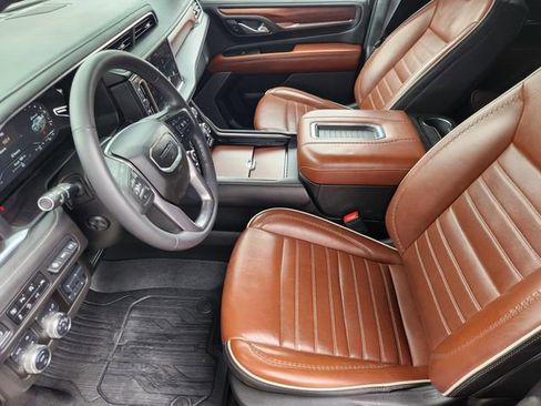 Used 2023 GMC Yukon XL Denali Ultimate image 10