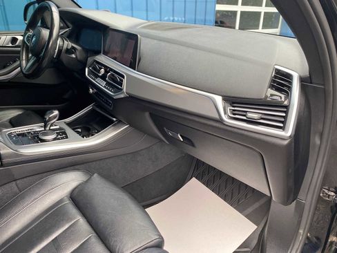 Used 2019 BMW X5 xDrive50i w/ M Sport Package image 28