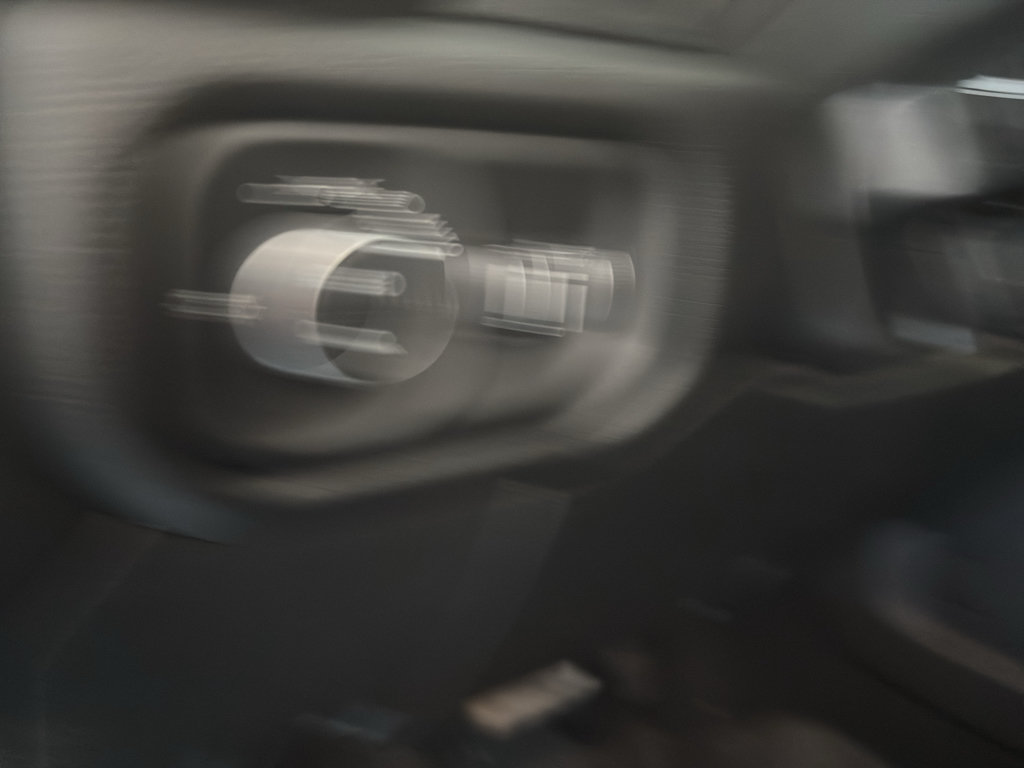 New 2025 RAM 2500 Laramie AWD/4WD image 17