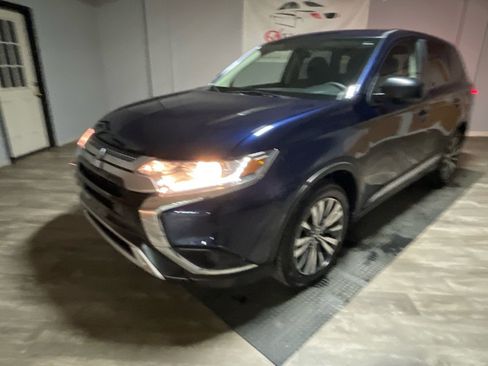 Used 2020 Mitsubishi Outlander ES FWD image 34