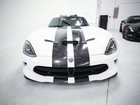 Used 2015 Dodge Viper w/ Quick Order Package 22J GT image 2