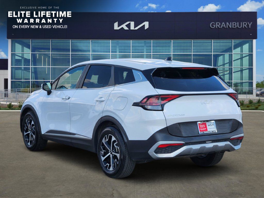 Used 2023 Kia Sportage EX FWD image 4