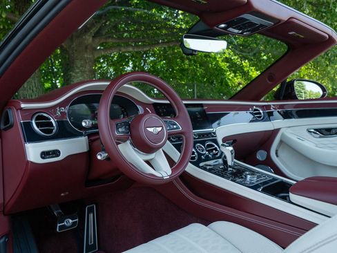 Used 2025 Bentley Continental GT Speed image 21