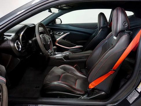 Used 2018 Chevrolet Camaro ZL1 image 8