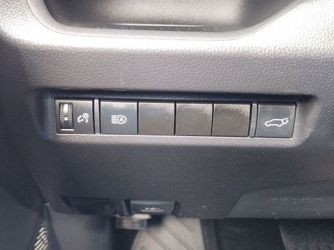 Used 2021 Toyota RAV4 XLE Premium image 25