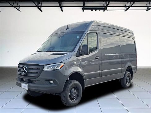 Used 2025 Mercedes-Benz Sprinter 2500 image 1