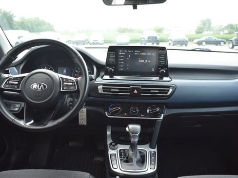 Used 2021 Kia Seltos S AWD/4WD image 29