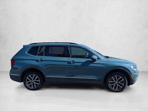 Used 2020 Volkswagen Tiguan SE image 4