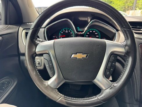 Used 2017 Chevrolet Traverse LT FWD image 28