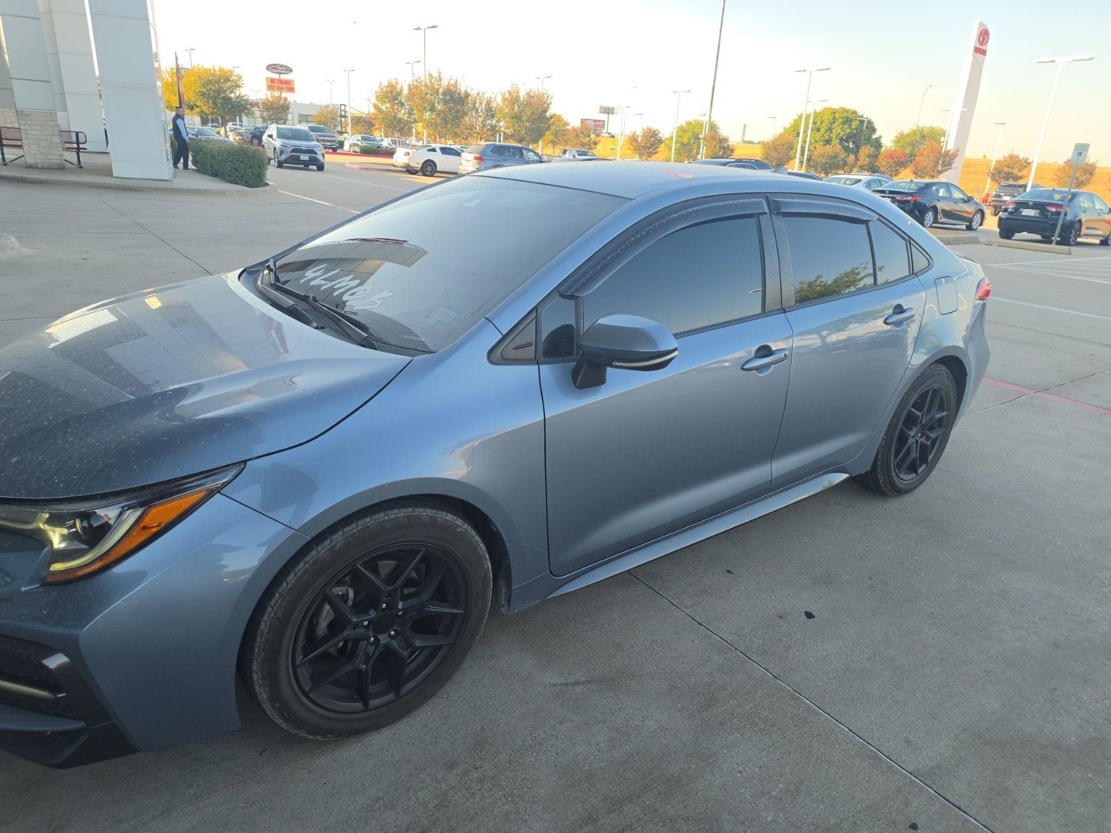 Used 2022 Toyota Corolla SE FWD image 1
