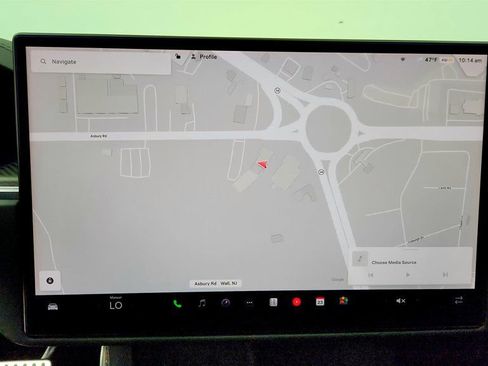 Used 2022 Tesla Model S Plaid image 23