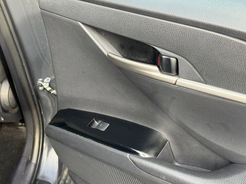 Used 2025 Toyota Camry SE FWD image 32