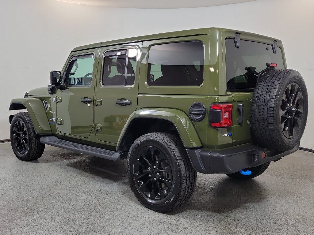 Used 2023 Jeep Wrangler Unlimited Sahara AWD/4WD image 5