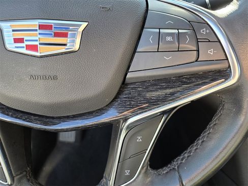 Used 2021 Cadillac XT5 Premium Luxury image 24