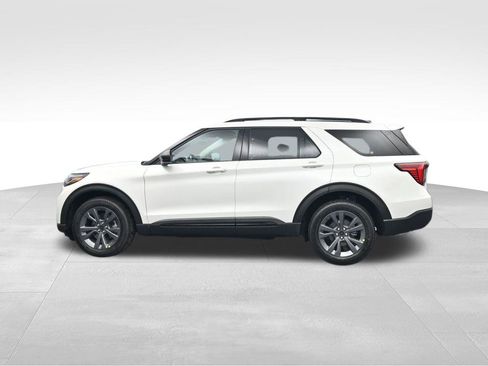 New 2026 Ford Explorer Active image 5