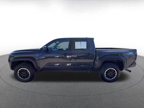 Used 2025 Toyota Tacoma TRD Off-Road AWD/4WD image 8