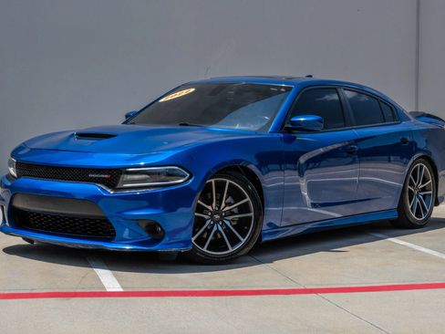Used 2022 Dodge Charger R/T w/ Plus Group RWD image 7