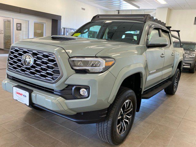 Used 2023 Toyota Tacoma TRD Sport w/ Technology Package AWD/4WD image 4