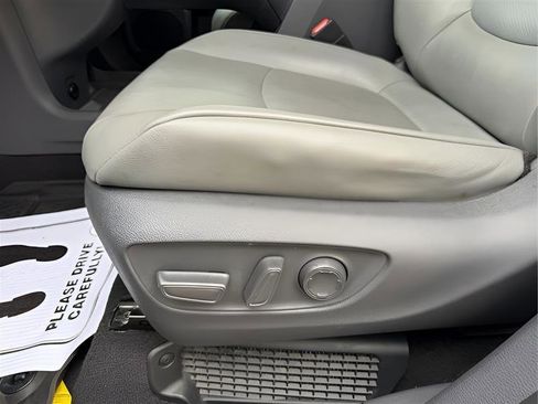 Used 2021 Toyota Sienna XLE FWD image 31