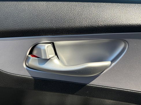 Certified 2024 Kia Forte LXS w/ LXS Technology Package image 8