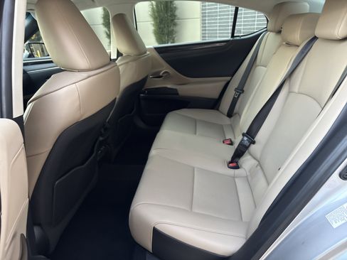 Used 2019 Lexus ES 350 image 30