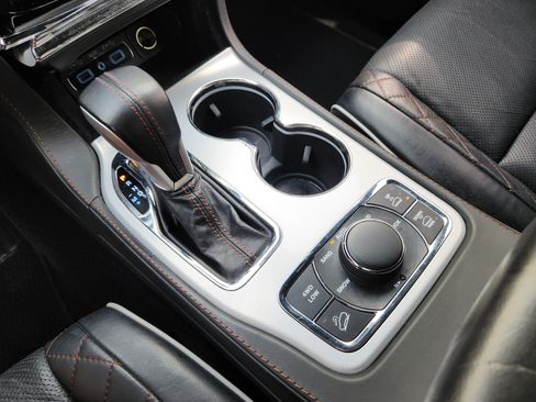 Used 2021 Jeep Grand Cherokee Summit AWD/4WD image 23