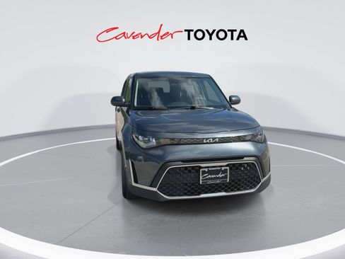 Used 2025 Kia Soul LX w/ LX Technology Package FWD image 3