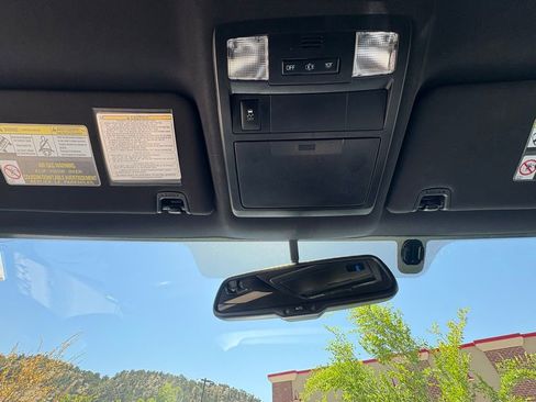 Used 2017 Toyota Tacoma TRD Sport w/ Tow Package (A/T) AWD/4WD image 18
