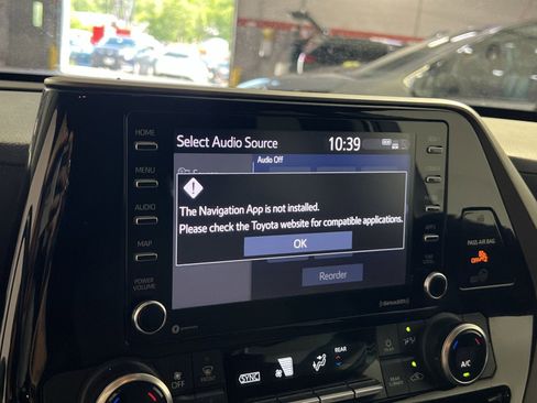 Used 2022 Toyota Highlander L AWD/4WD image 21