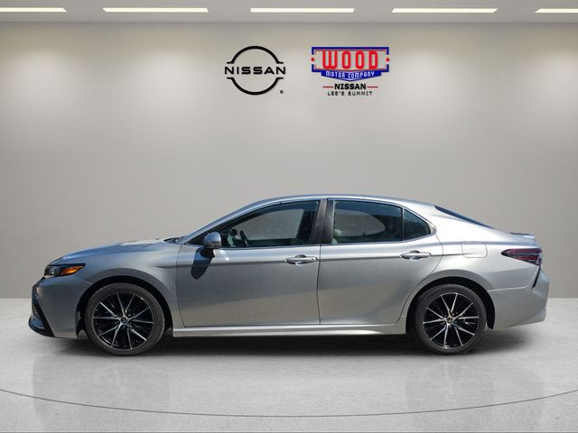 Used 2022 Toyota Camry SE FWD image 5