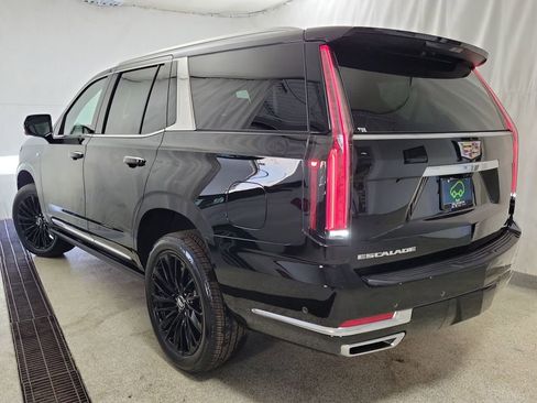 Certified 2025 Cadillac Escalade Premium Luxury w/ Touring Package image 7