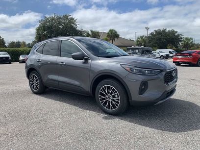 New 2026 Ford Escape SE w/ PHEV Premium Package
