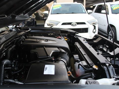 Used 2017 Toyota Tacoma Limited image 34