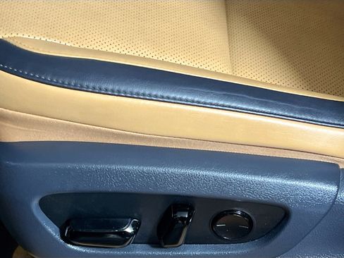 Used 2023 Lexus RZ 450e Premium image 15