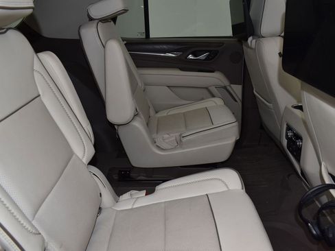 Used 2021 GMC Yukon Denali w/ Denali Premium Package image 24