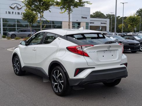 Used 2020 Toyota C-HR XLE FWD image 5